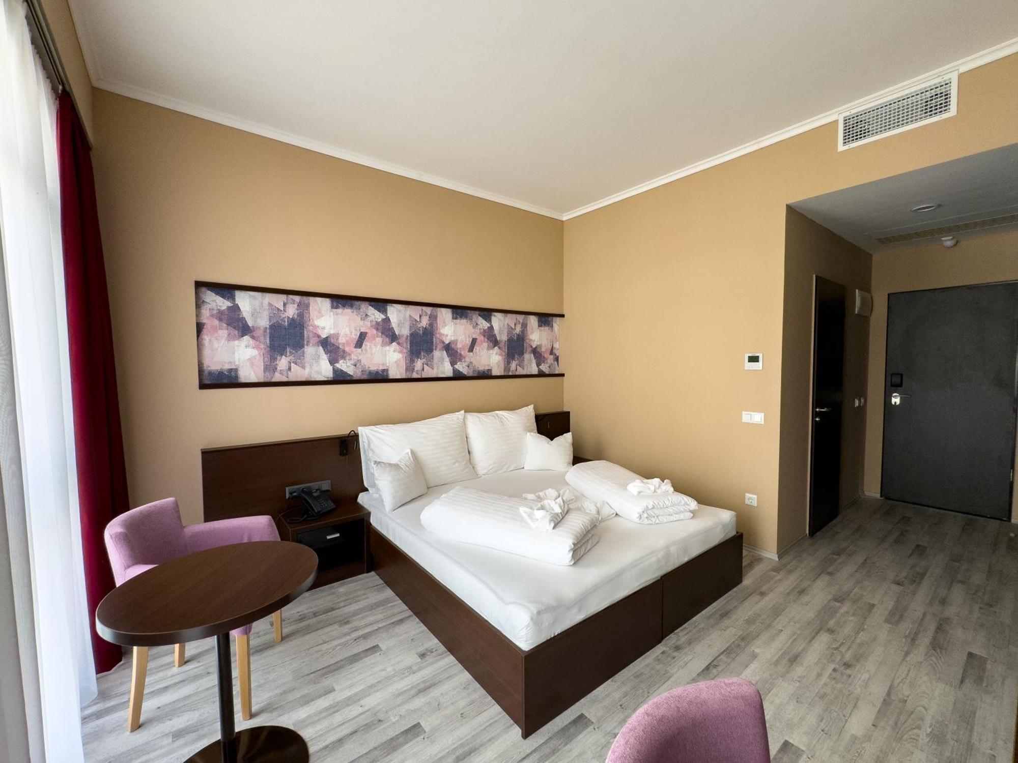 Aurora 4*