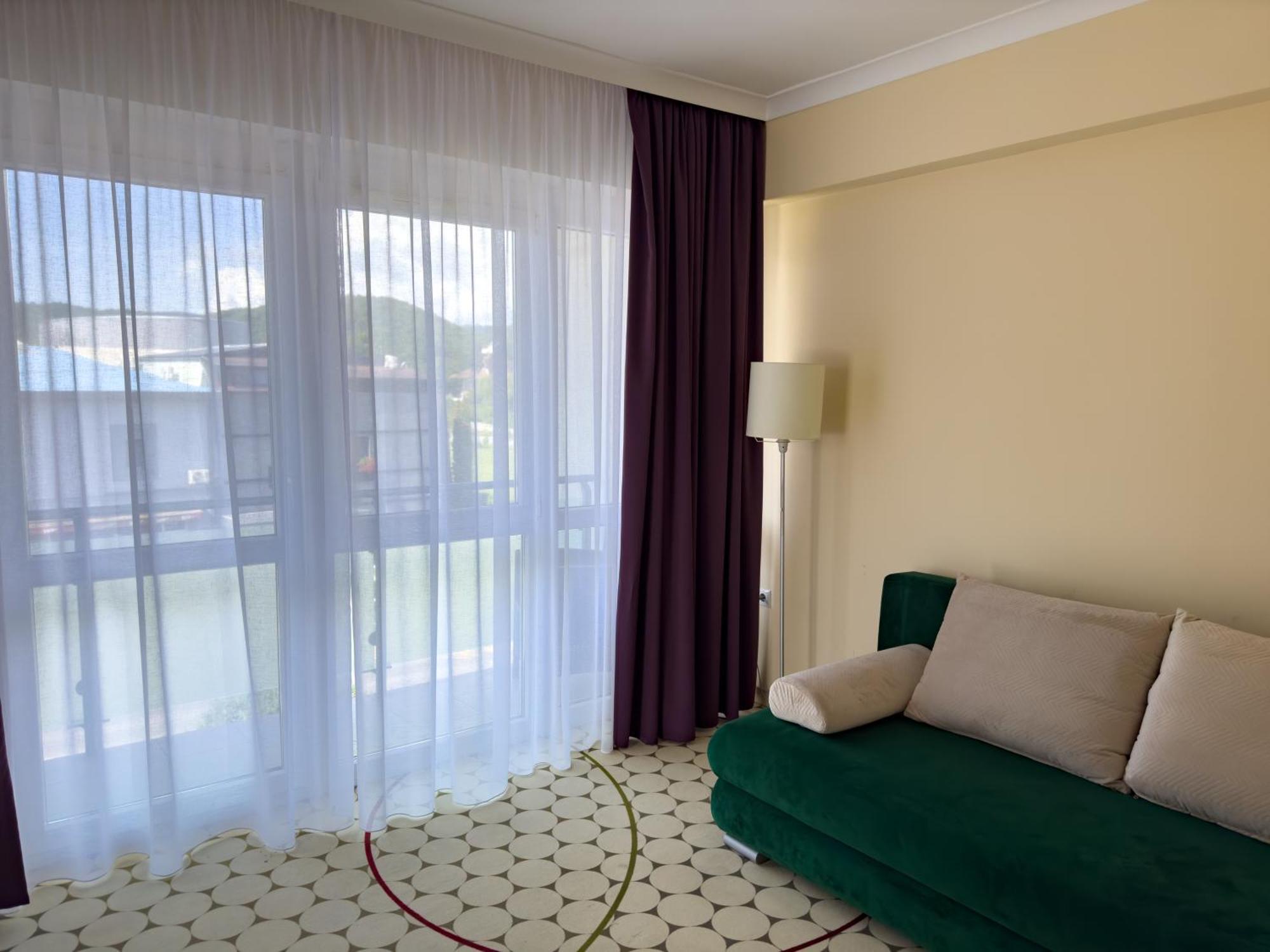 Aurora Hotel 4*